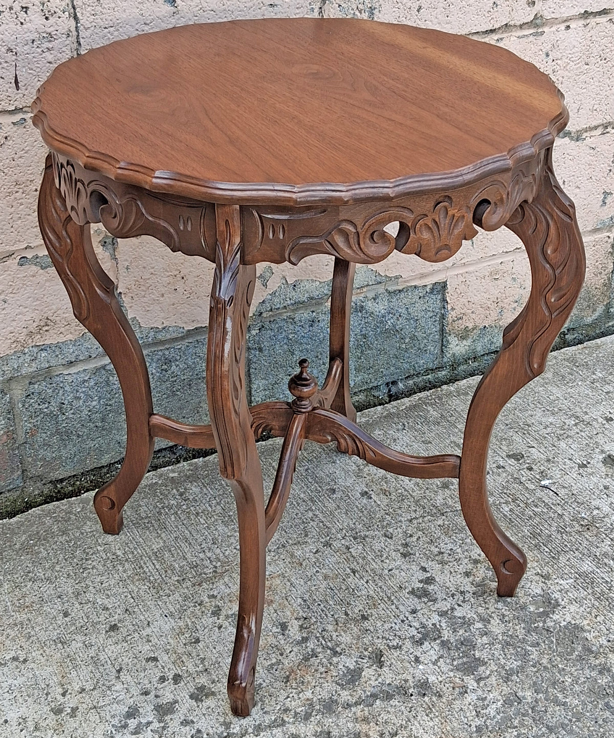 Antique Vintage Old French Provincial Walnut Round Side Table Carved Piecrust Scalloped Occasional Accent Lamp End  Floral Carving Stretcher