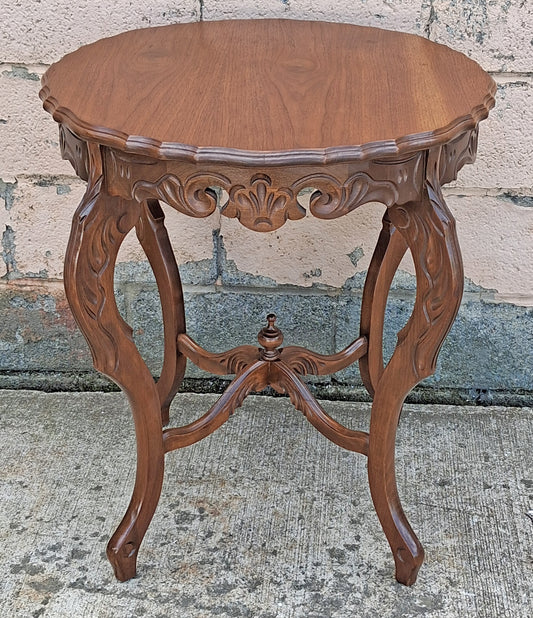 Antique Vintage Old French Provincial Walnut Round Side Table Carved Piecrust Scalloped Occasional Accent Lamp End  Floral Carving Stretcher