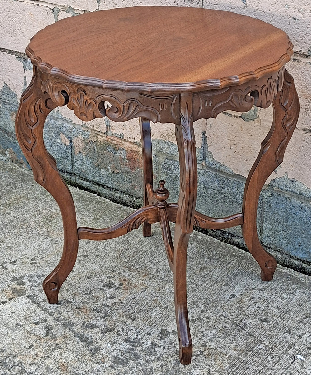 Antique Vintage Old French Provincial Walnut Round Side Table Carved Piecrust Scalloped Occasional Accent Lamp End  Floral Carving Stretcher