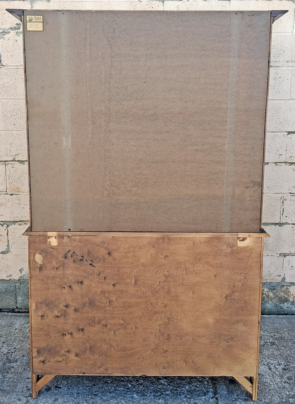 Vintage Antique Colonial Hale Company Solid Wood Scalloped Sliding Glass Door 2 Piece China Cabinet Hutch Buffet Server Dining Furniture