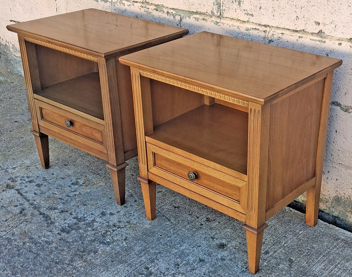 Pair Matching Vintage Mid Century Traditional Drexel Anniversary Solid Wood Oak Wooden Storage Bedroom Set Nightstands Bedside Cabinets