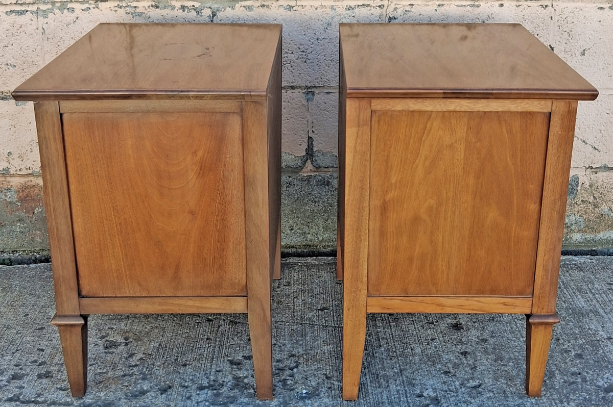 Pair Matching Vintage Mid Century Traditional Drexel Anniversary Solid Wood Oak Wooden Storage Bedroom Set Nightstands Bedside Cabinets