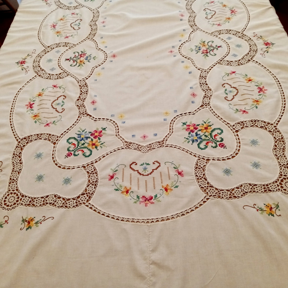 Vintage Elegant Tablecloth Crochet Lace Embroidered Cross Stitch Floral Beige Linen Medallion Rectangle Dining Table Cover 64” W x 94“ L