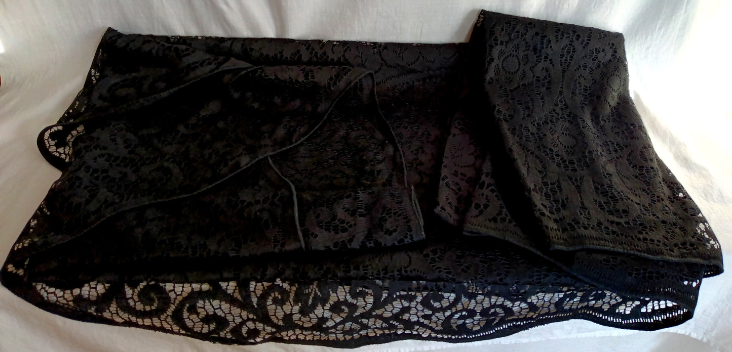 Vintage Elegant Cotton Black Lace Oblong/Rectangle Long Tablecloth Floral Medallion Scallop Finish Edge Good Quality 60”W x 102”L–NOS