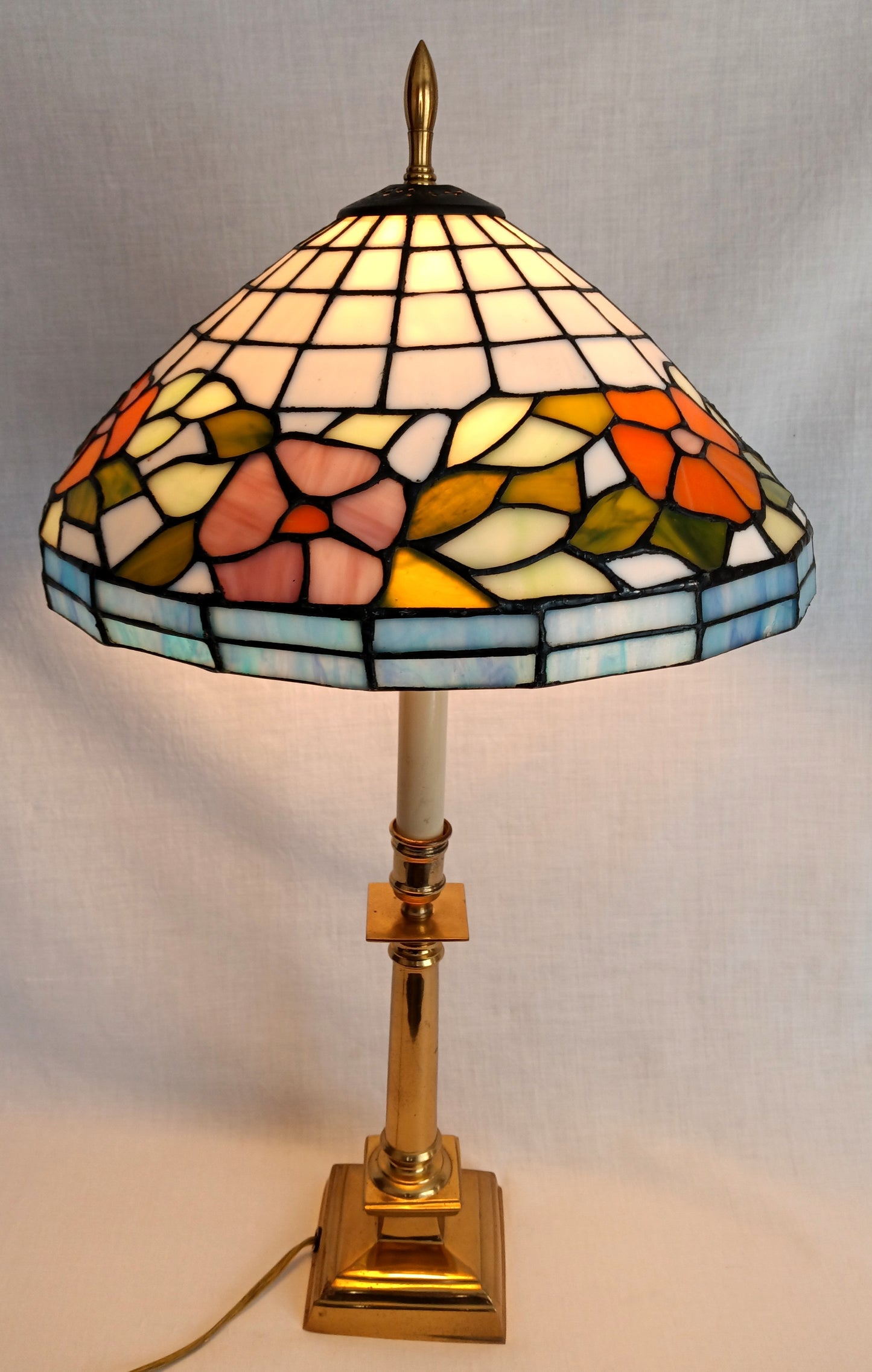 Vintage Tiffany Style Brass Tall Table Lamp Ornate Floral Leaded Stained Slag Glass Dome Shade 2 Way Inline Light Control Switch Harp Finial
