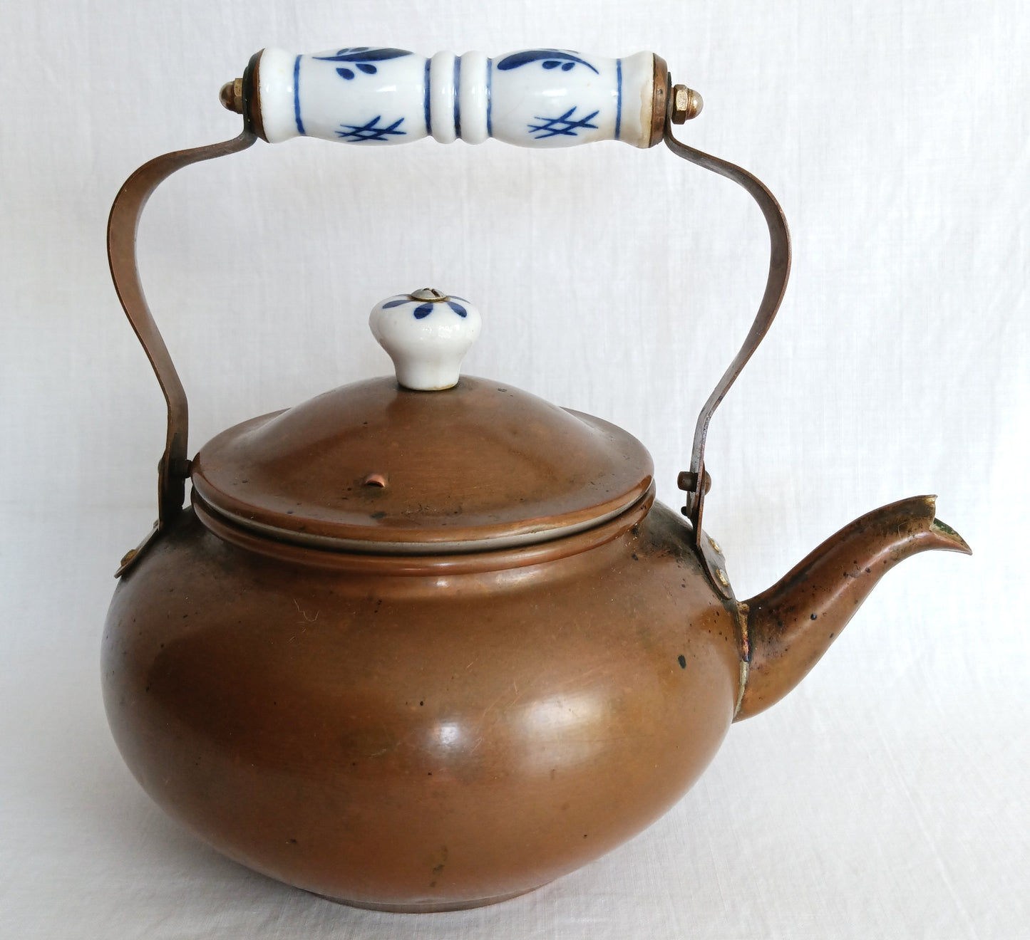 Vintage Copper Small Teapot with Blue Delft Porcelain Ceramic Handle and Knob Lidded Gooseneck Spout Tea Kettle Dutch Copperware Kitchen Country Decor