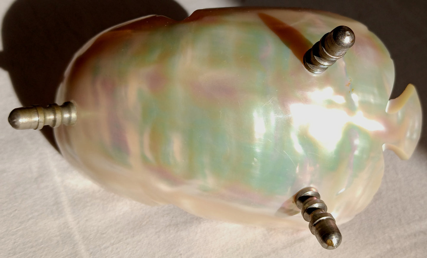 Vintage Handmade Carved Mother of Pearl Seashell Trinket Dish/Bowl Leaf Shaped Silvered Feet Scalloped Edge Dresser Vanity Bathroom Decor