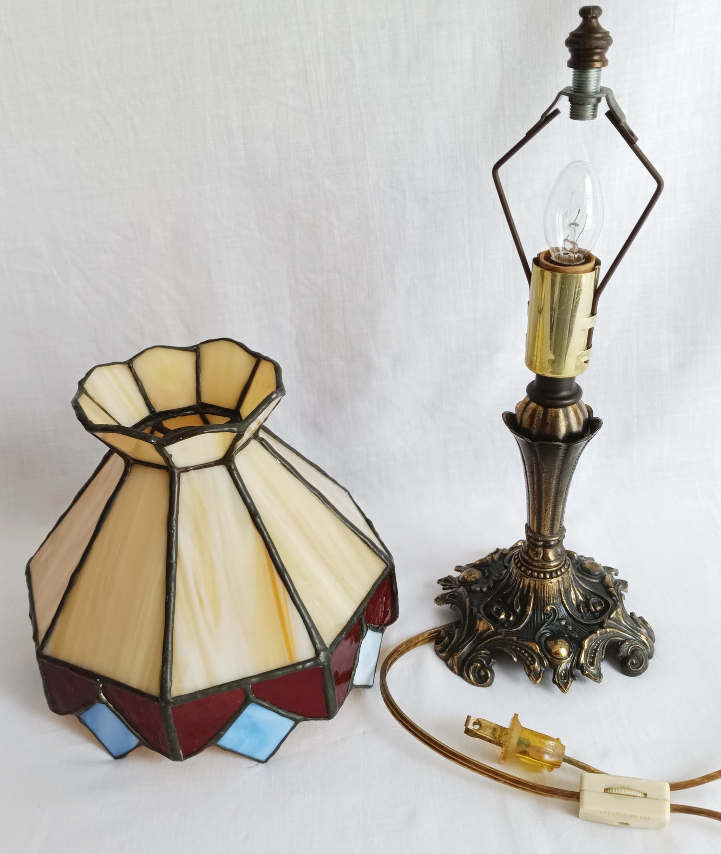 VTG L &LWMC 1973 Candlestick Lamp w/Tiffany Style-Stained Slag Glass Shade One Light In Line Switch Harp Finial Small Accent Night Lamp 11”H