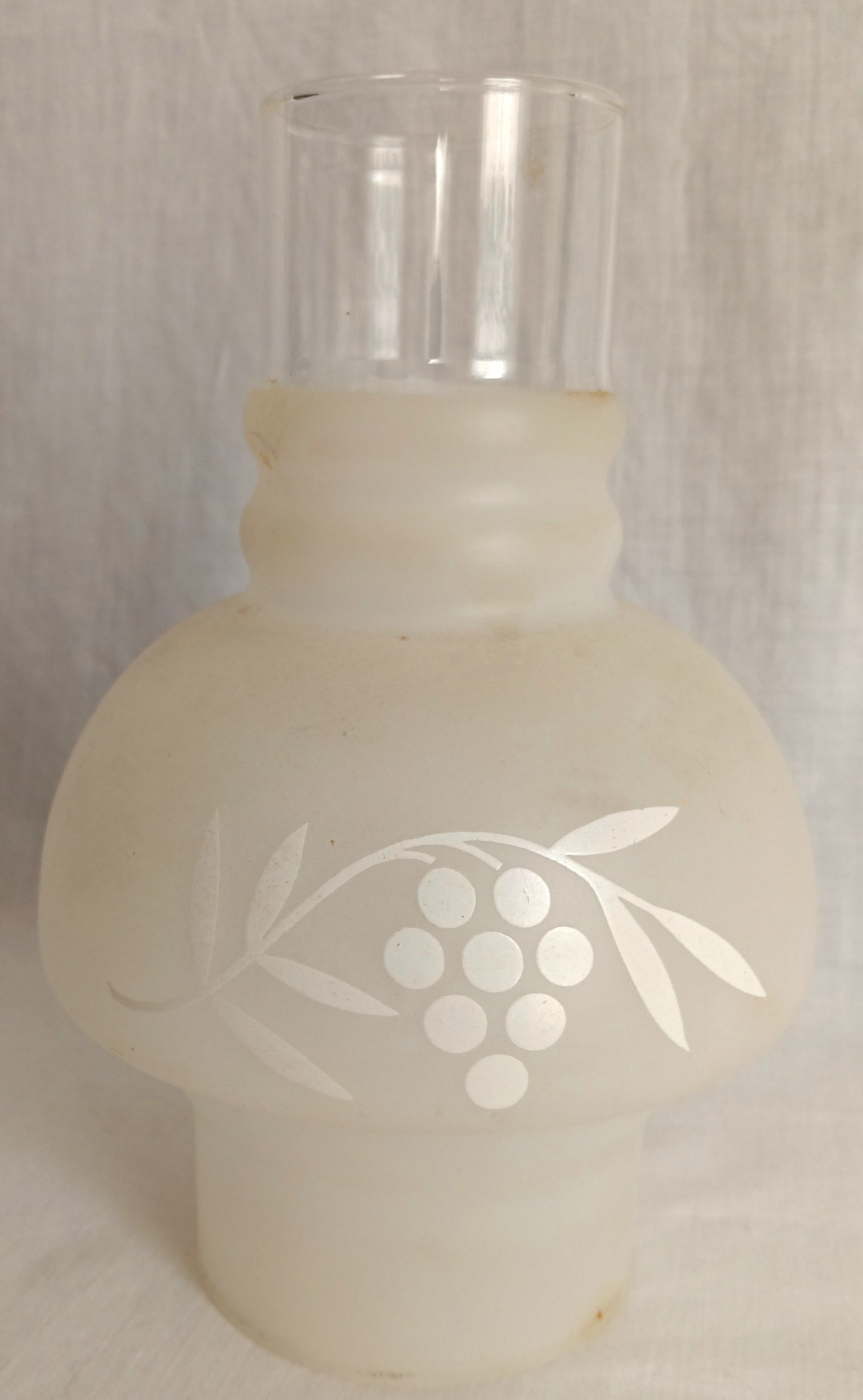 Vintage Replacement Lampshade Glass Clear Frosted White Grape Design Hurricane Chimney Oil Lamp Retro Lighting Straight Neck 3.25” Fitter