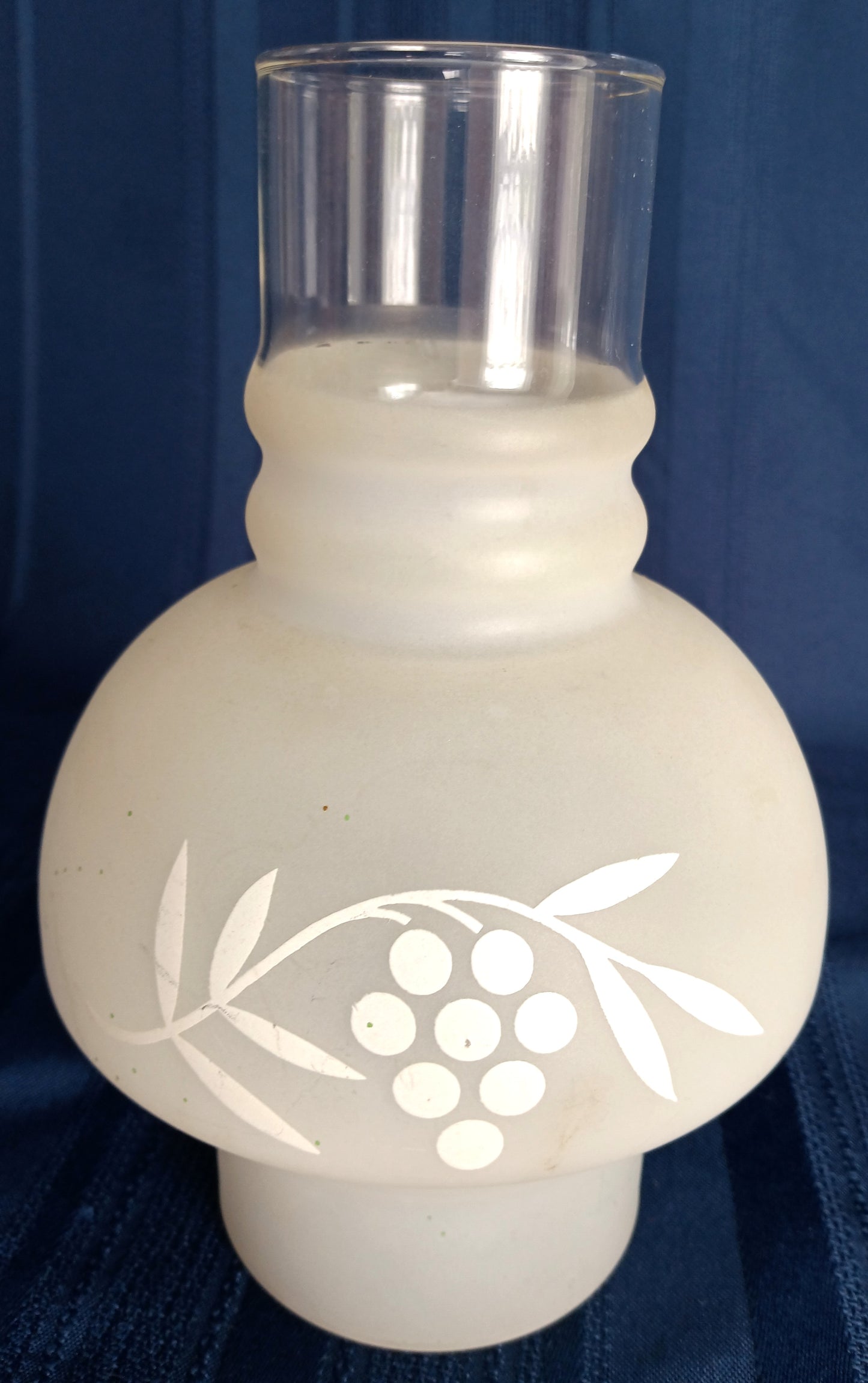 Vintage Replacement Lampshade Glass Clear Frosted White Grape Design Hurricane Chimney Oil Lamp Retro Lighting Straight Neck 3.25” Fitter