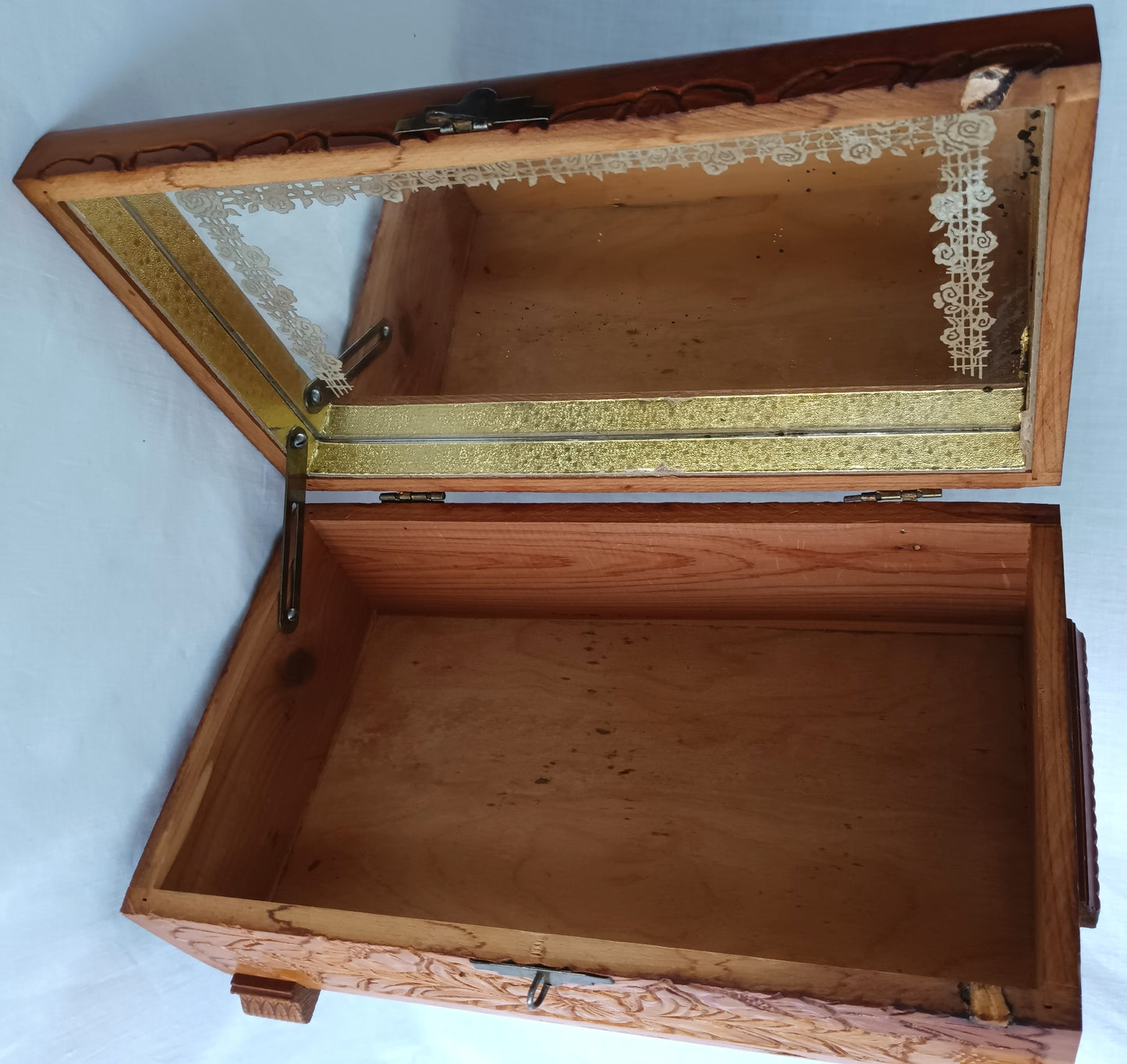 Vintage Carved Floral Cedar Wood Box Jewelry Keepsake Trinket Stash Box Medallion Decoupage Cottage Country Scene Mirror Footed Hinged