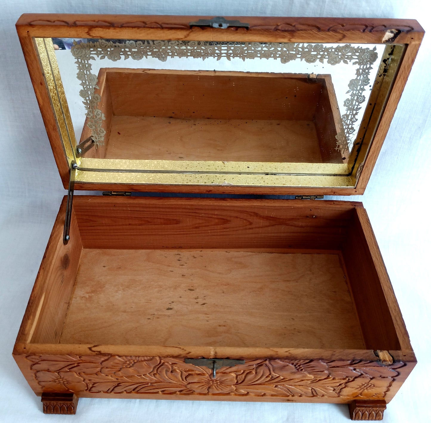 Vintage Carved Floral Cedar Wood Box Jewelry Keepsake Trinket Stash Box Medallion Decoupage Cottage Country Scene Mirror Footed Hinged