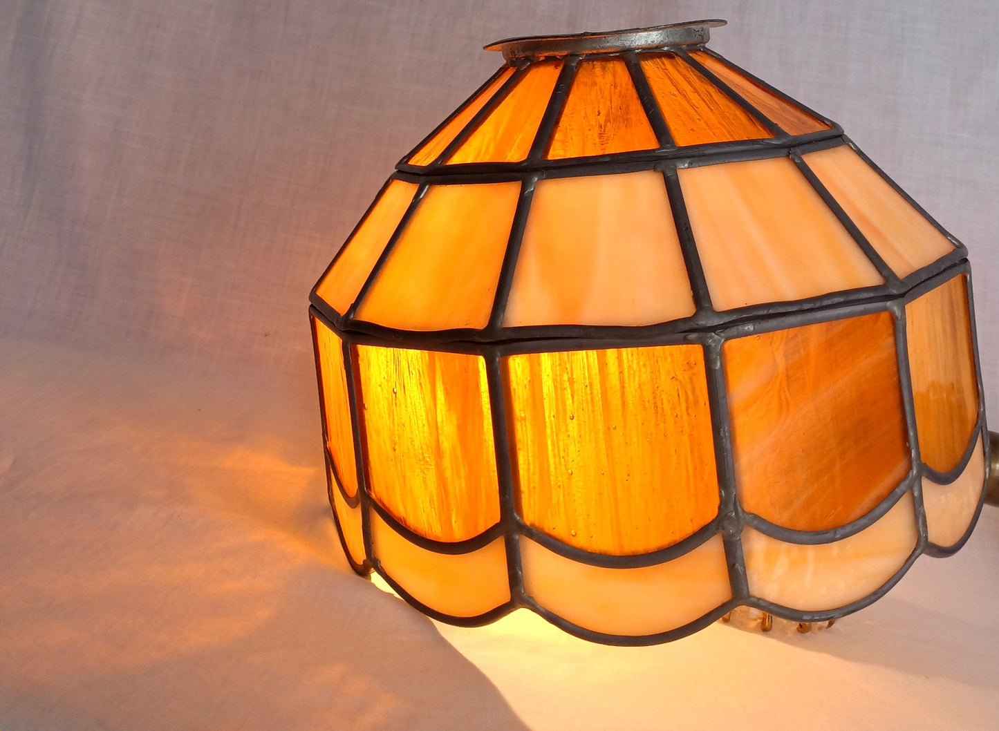 VTG Handcrafted Lampshade Tiffany Style Leaded Slag Glass Ivory Amber Dome Shape Replacement Shade Ceiling Lamp Pendant 10" Across