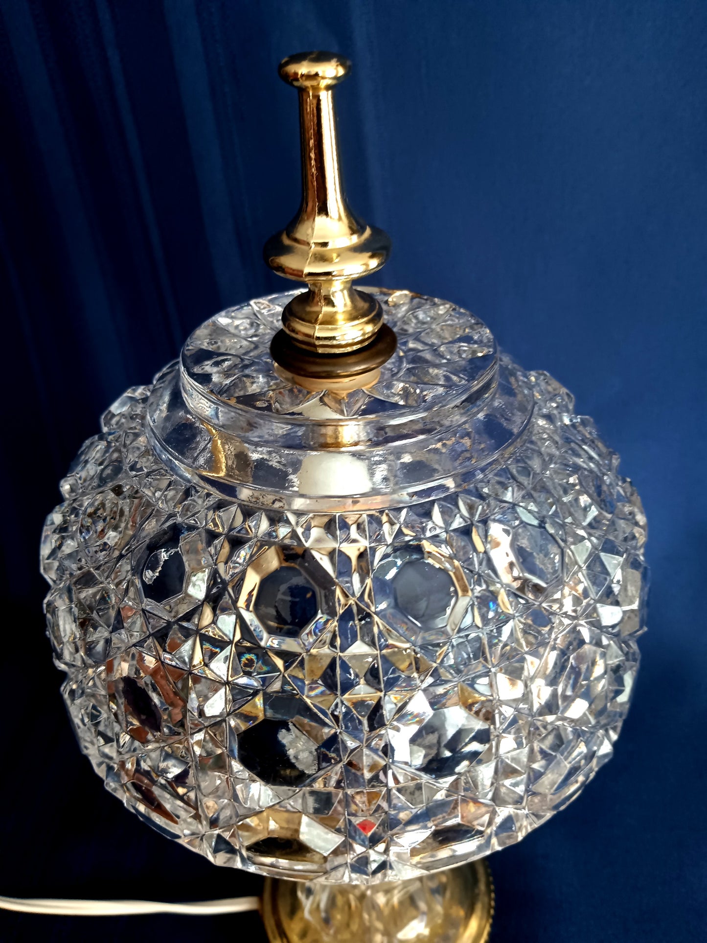 Vintage 24% Lead Crystal Glass Small Lamp w/Shade Geometric Design in Cord Switch Brass Finial Accent Table Lamp 12” H