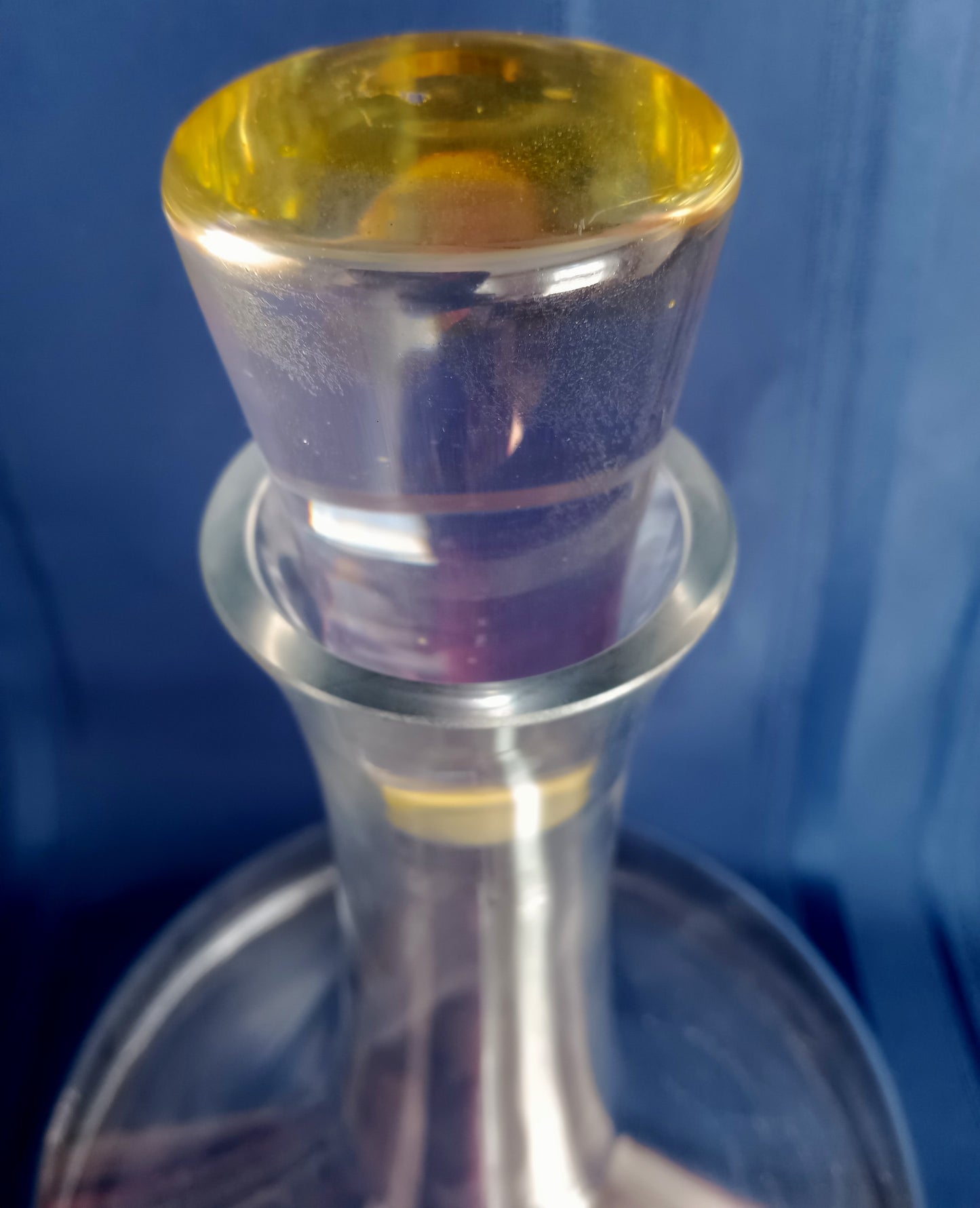 Vintage 1960s Glass Large Ships Decanter Wide Base Darington Style w/ Solid Glass Pale Amber Stopper Wine Beverage Bottle Barware