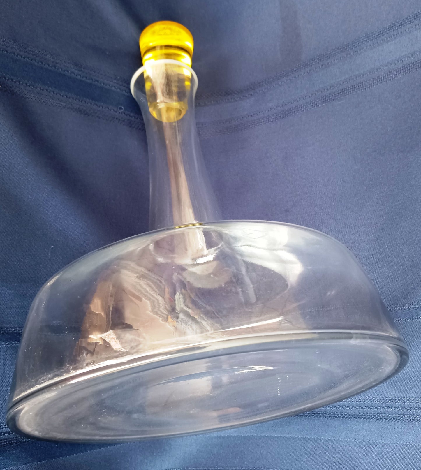Vintage 1960s Glass Large Ships Decanter Wide Base Darington Style w/ Solid Glass Pale Amber Stopper Wine Beverage Bottle Barware