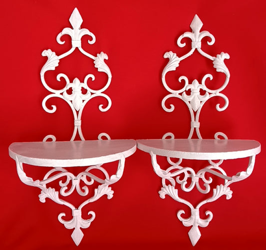 Vintage Set of 2 Decorative Wall-mounted Floating Shelves White Painted Metal Fleur-de-lis Display Small Items Plant Holder Shabby Chic-NOS