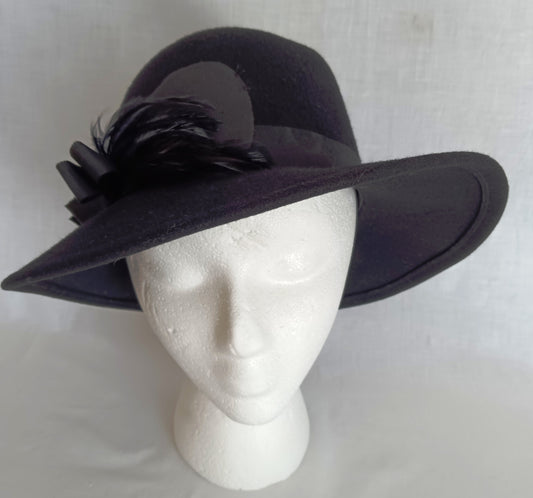 Vintage Doeskin Felt Black Hat 100% Wool Black Grosgrain Bow Feathers Ribbon Unlined Cotton Sweatband Ladies Small Size Hat - Made in USA