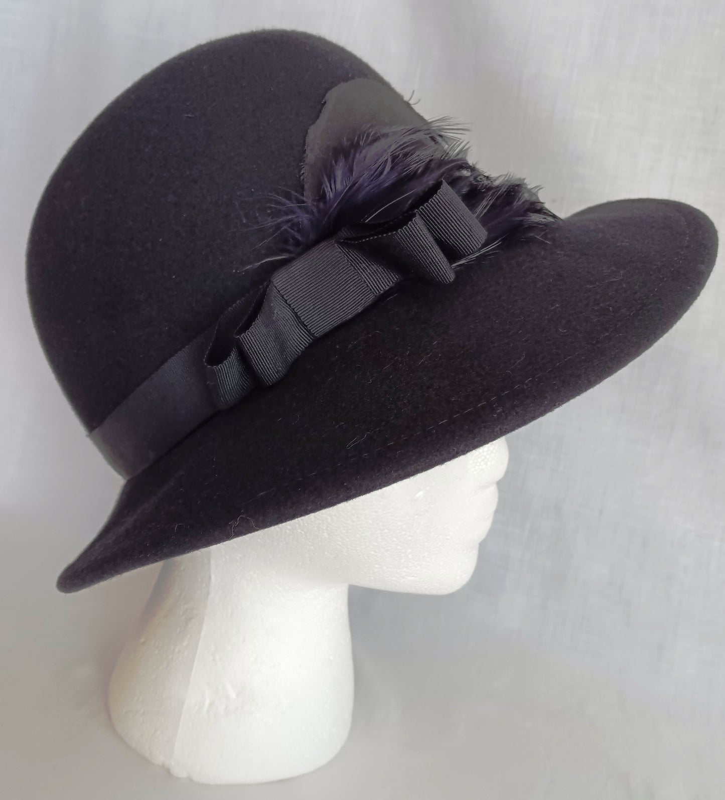 Vintage Doeskin Felt Black Hat 100% Wool Black Grosgrain Bow Feathers Ribbon Unlined Cotton Sweatband Ladies Small Size Hat - Made in USA