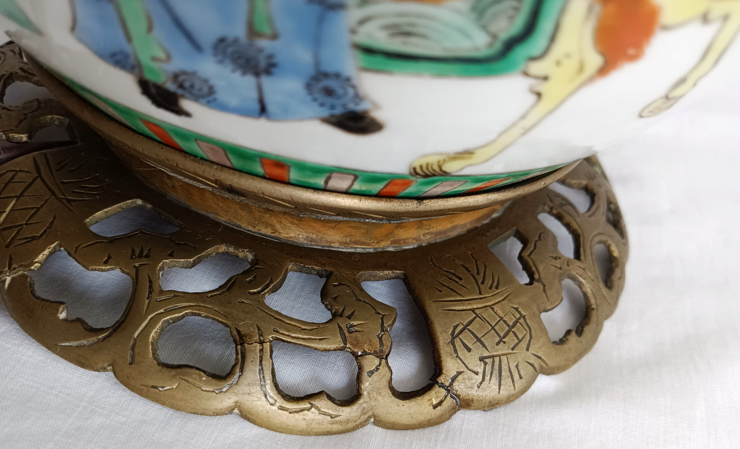 Vintage Chinese Porcelain Ginger Jar Table Lamp Famille Verte Style Copper Brass Cut Out Base 3 Way Harp Finial