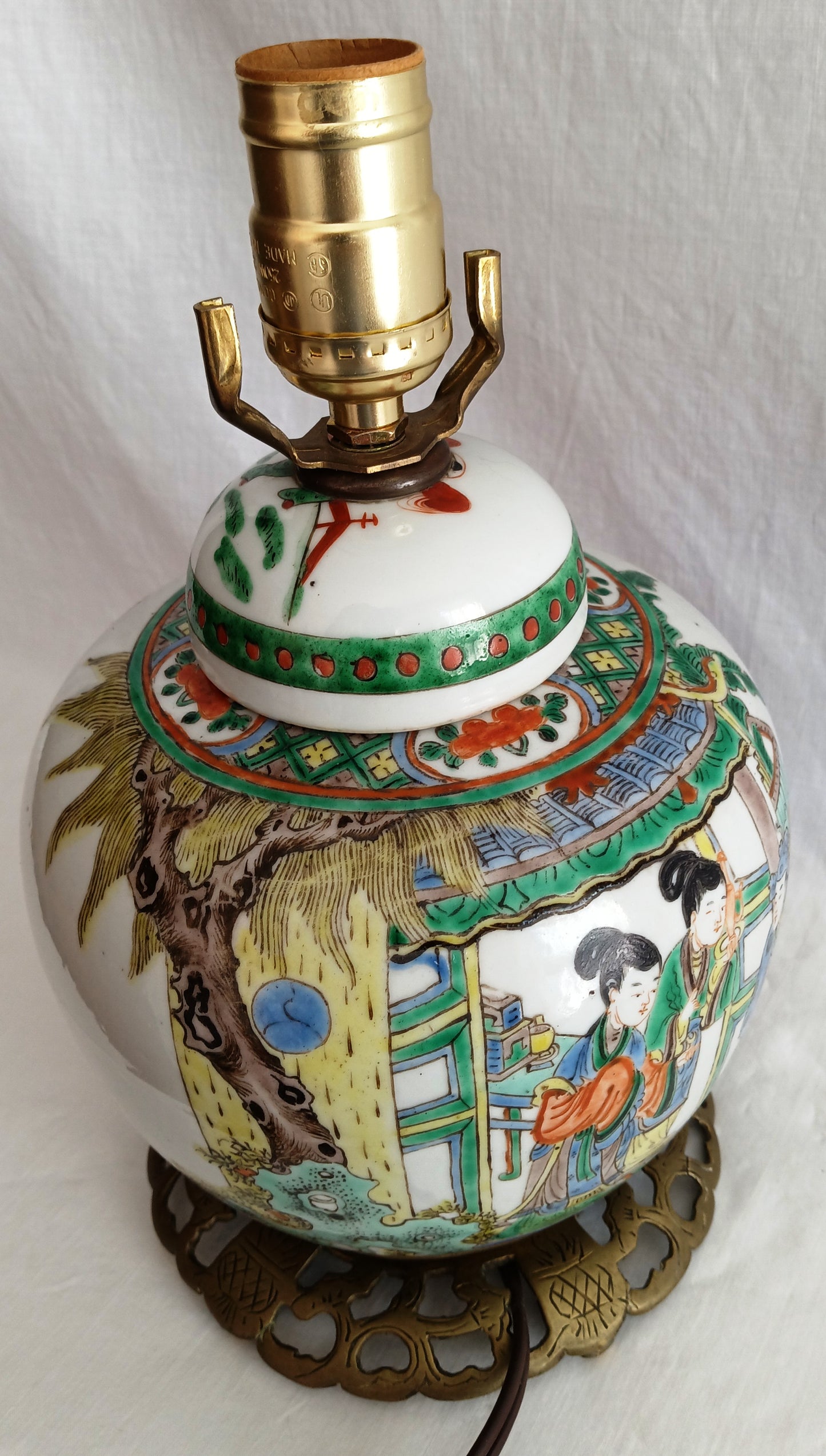 Vintage Chinese Porcelain Ginger Jar Table Lamp Famille Verte Style Copper Brass Cut Out Base 3 Way Harp Finial