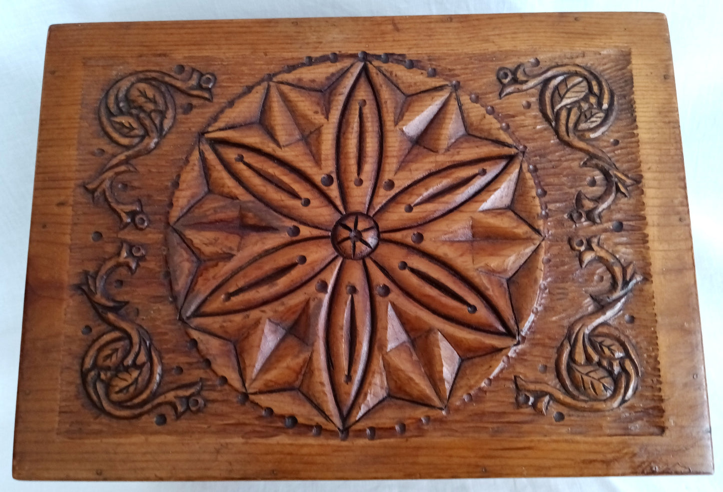 Vintage Hand Carved Wooden Wind-Up Music Box Lidded Hinged Footed Lined Large Storage Jewelry Box Signed