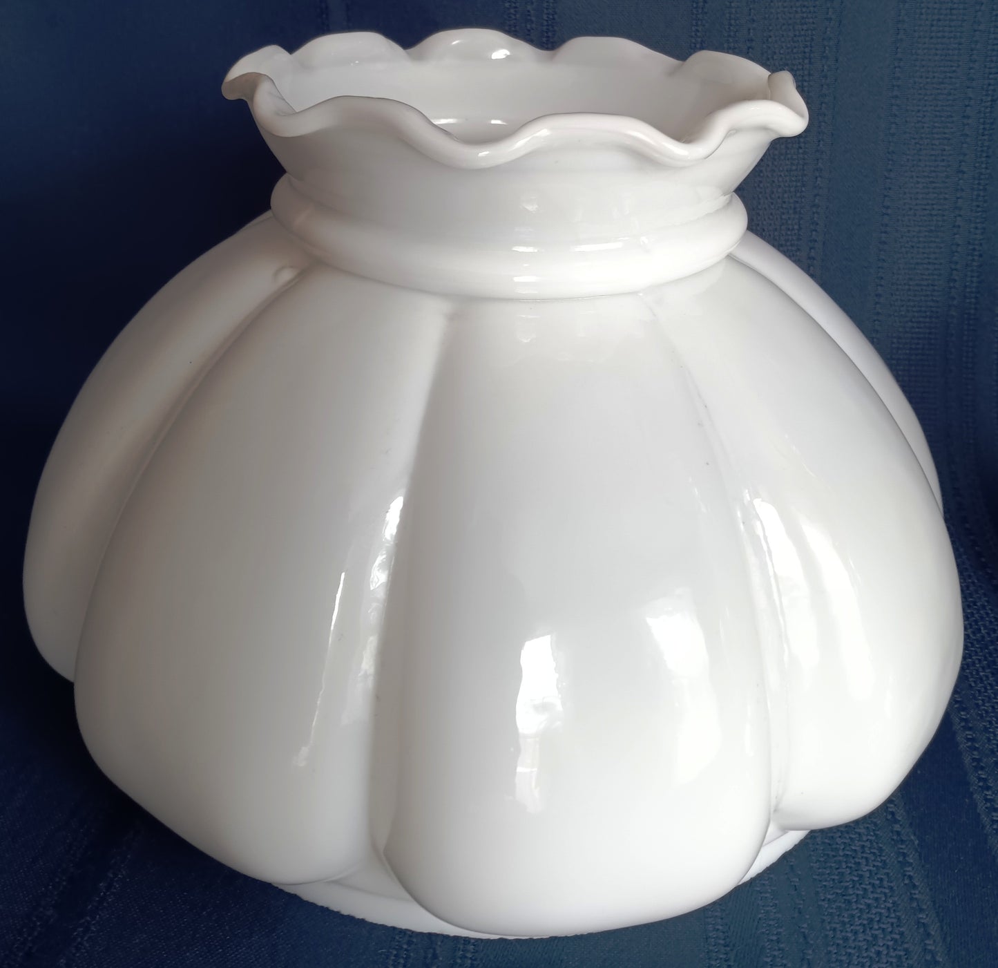 Vintage Milk Glass Table Lamp Melon Style Body and Globe Crimp Top Student Parlor Dresser Desk White Lamp