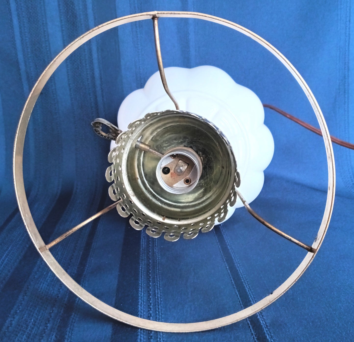 Vintage Milk Glass Table Lamp Melon Style Body and Globe Crimp Top Student Parlor Dresser Desk White Lamp