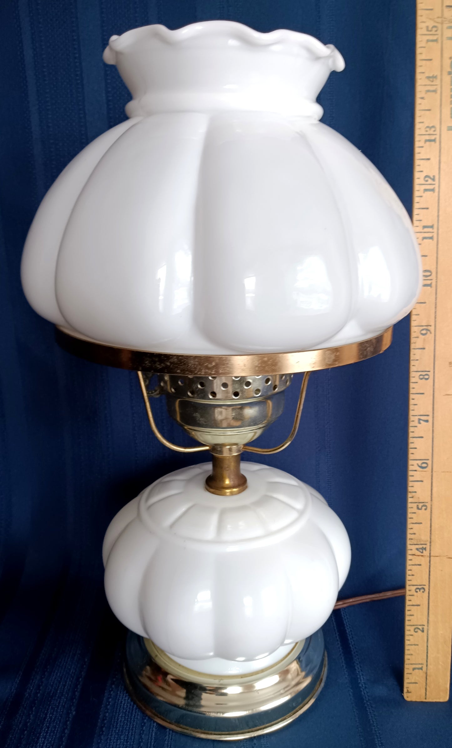 Vintage Milk Glass Table Lamp Melon Style Body and Globe Crimp Top Student Parlor Dresser Desk White Lamp