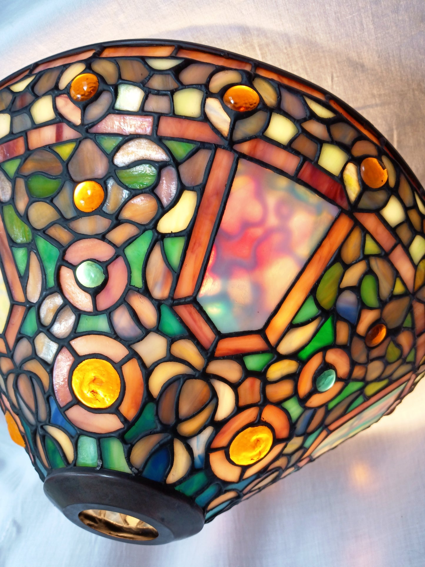 Vintage Tiffany Style Quoizel Collectible Table Floor Pendant Lampshade Slag-Stained Glass Replacement Globe 14” D