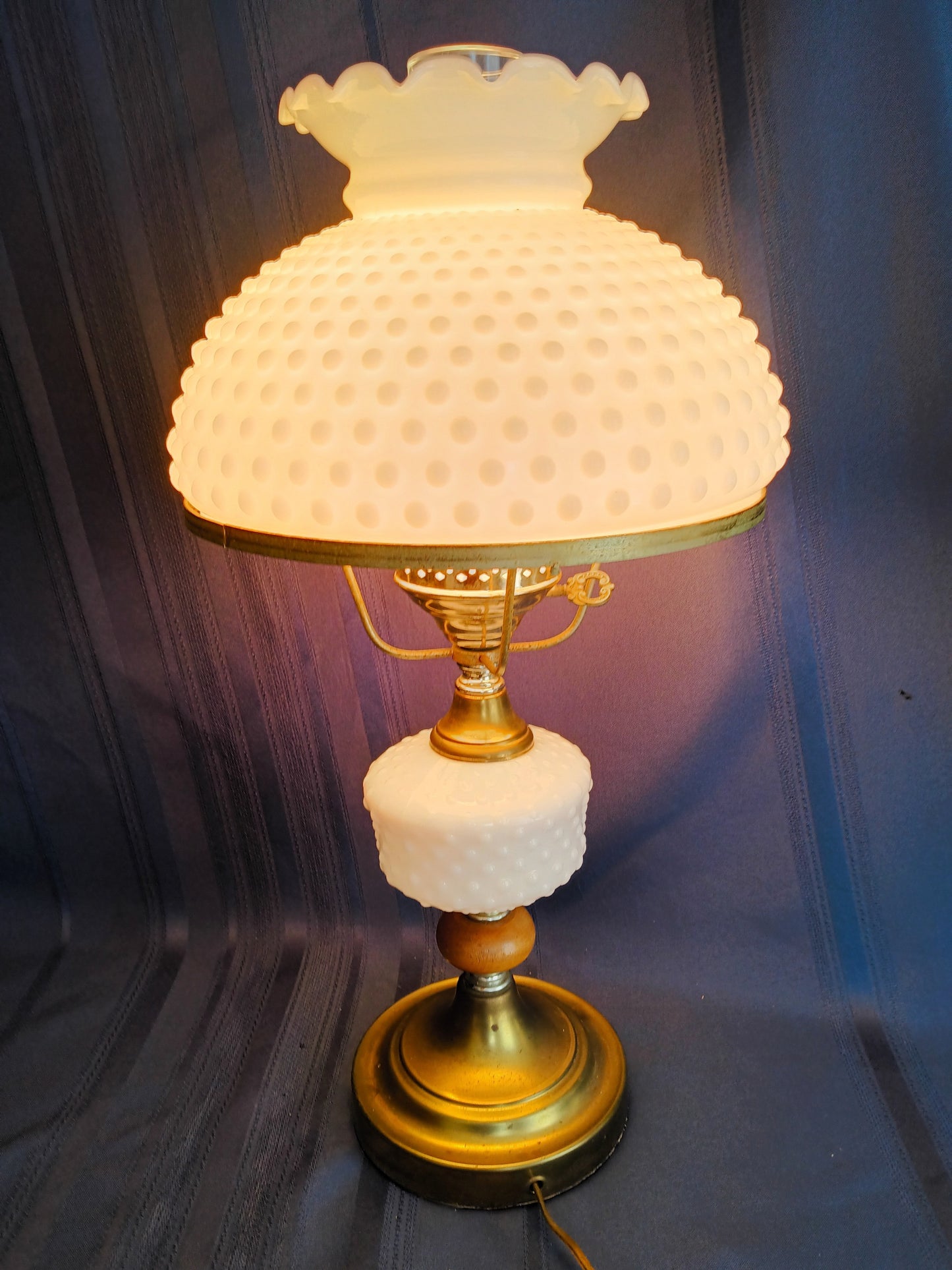 Vintage GWTW Table Parlor Lamp Milk Glass Body and Shade Hobnail Design Wood Insert Brass 3-way Glass Chimney Retro Lighting