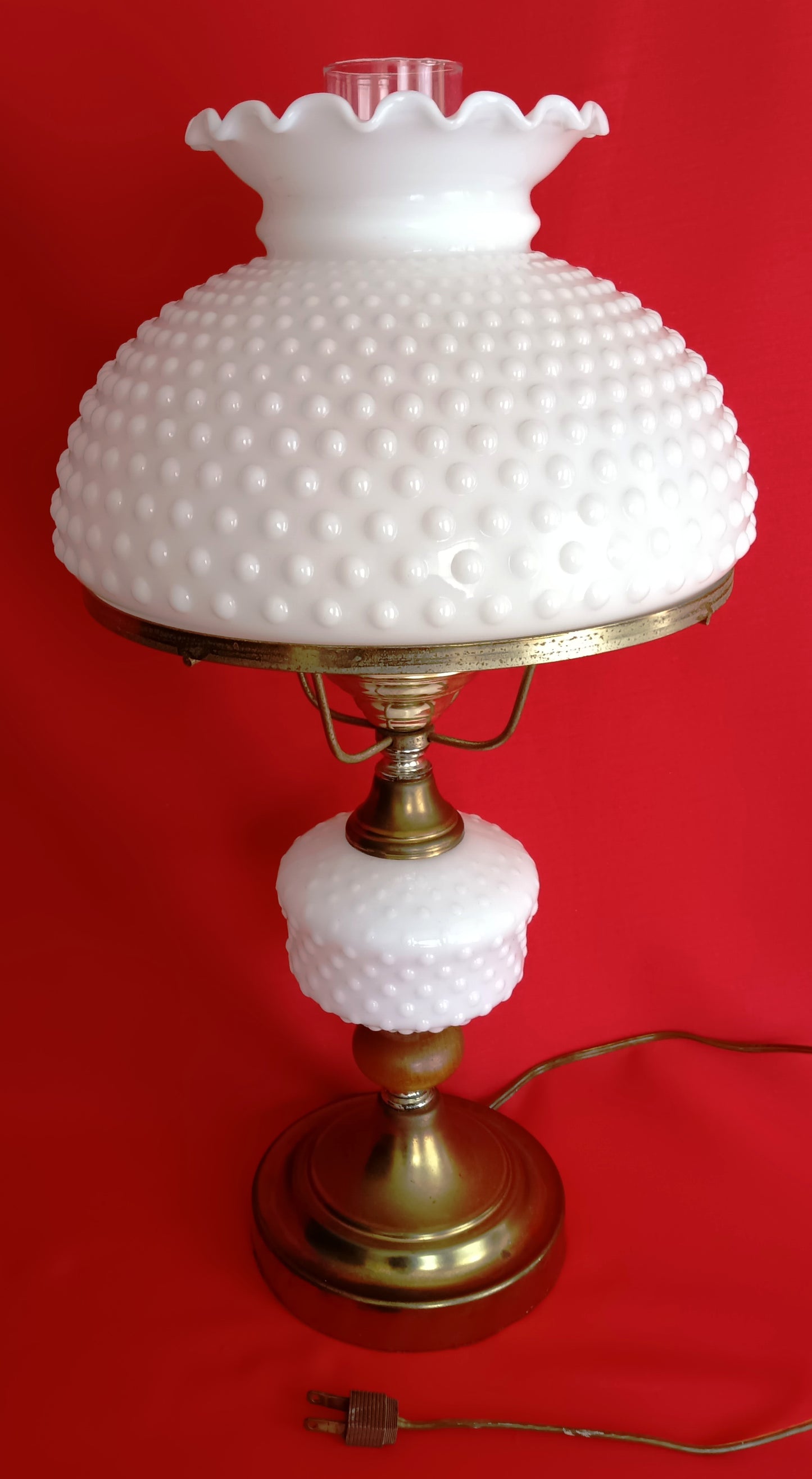 Vintage GWTW Table Parlor Lamp Milk Glass Body and Shade Hobnail Design Wood Insert Brass 3-way Glass Chimney Retro Lighting