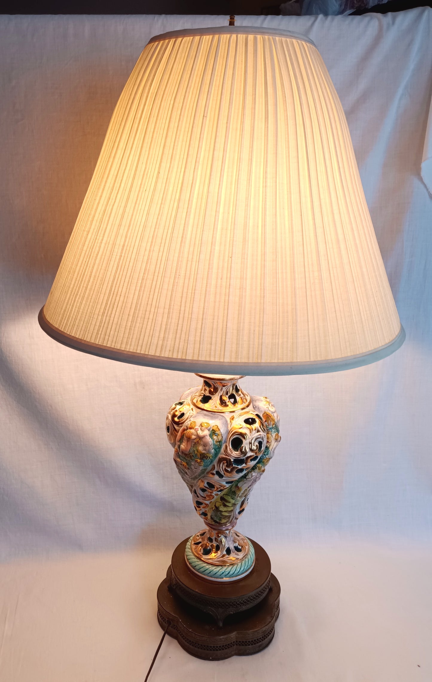 Vintage Capodimonte Style Porcelain Table Lamp Hand-Painted Floral Cherub Scenes Ornate Brass Metal Plinth Base Harp Finial