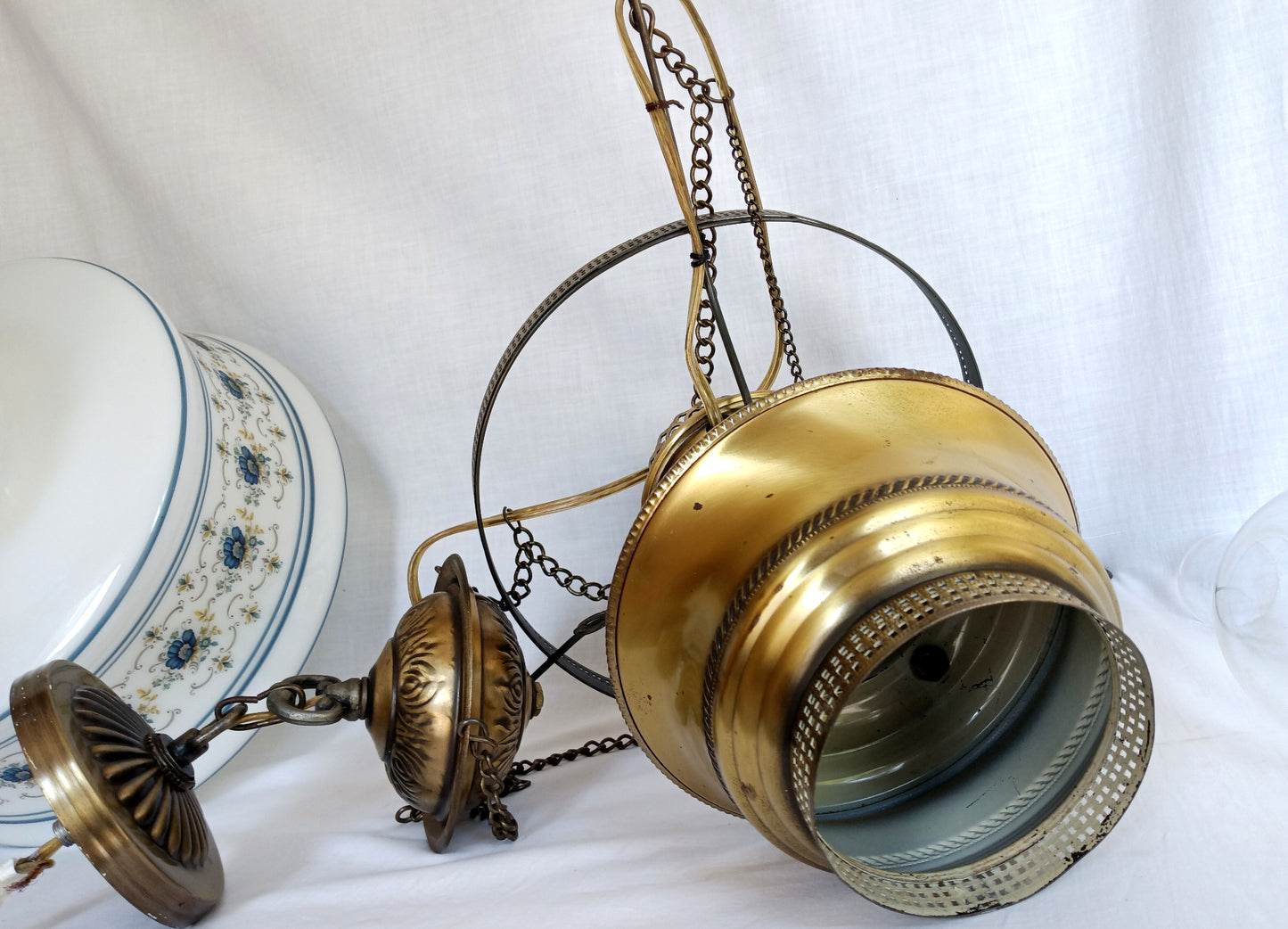 Vintage Quoizel Abigail Adams Swag Hanging Chandelier Brass Lamp 3 Way Blue Poppy Design Large Hurricane Shade Clear Glass Chimney Spotlight