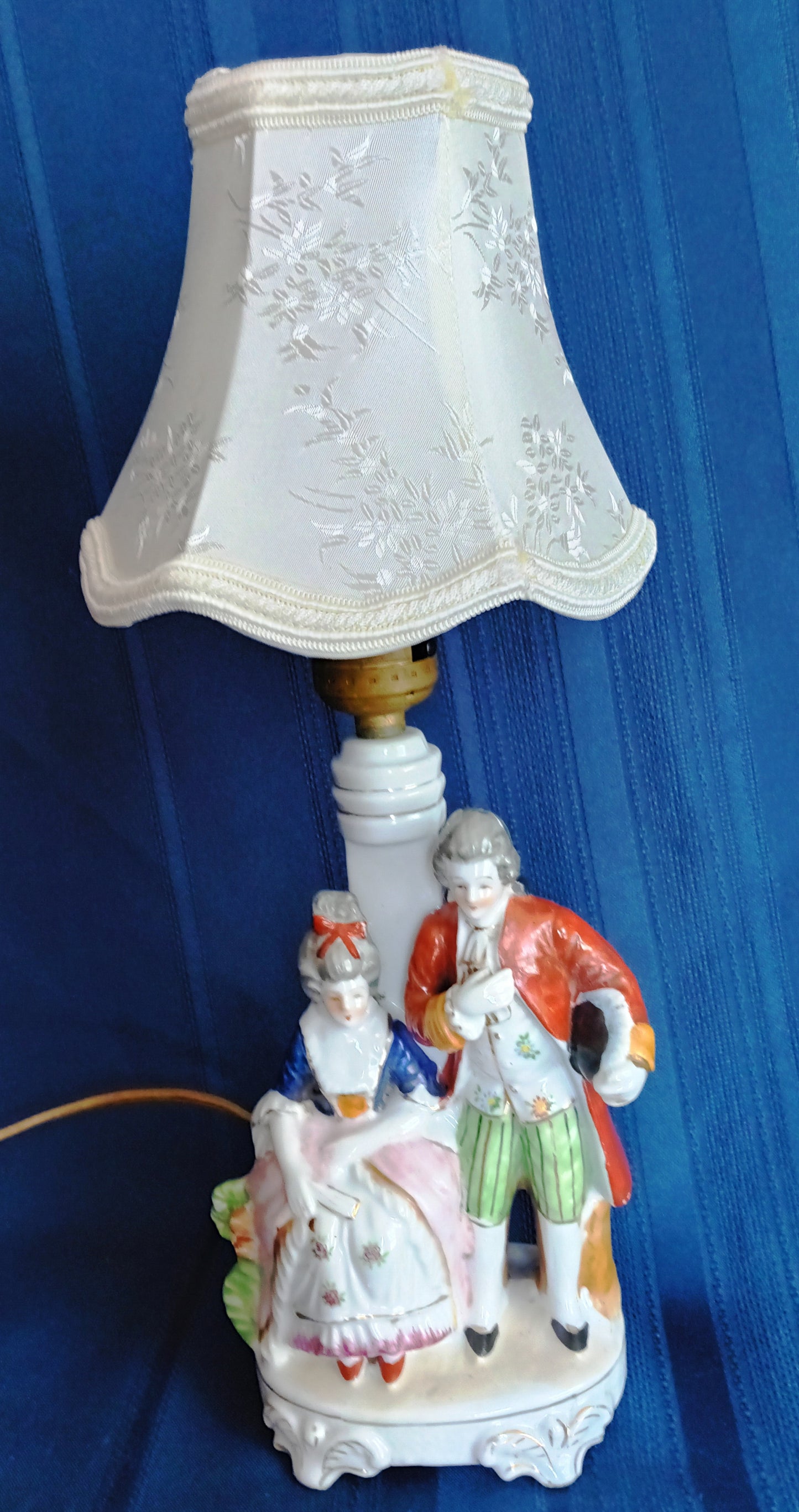 Vintage Occupied Japan Hand Painted Glazed Porcelain Vanity Table Lamp w/Silk Lampshade Courting Couple Figurine Made in Japan