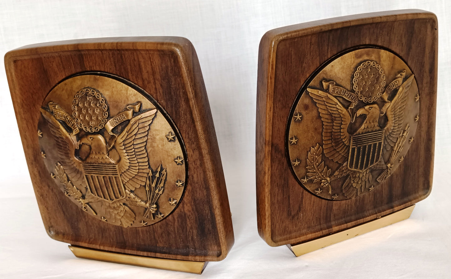Vintage U.S. Great Seal Bookends Brass Wood Grain Raised Relief Eagle Banner E Pluribus Unum