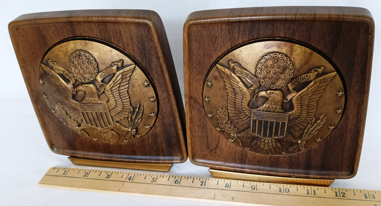 Vintage U.S. Great Seal Bookends Brass Wood Grain Raised Relief Eagle Banner E Pluribus Unum