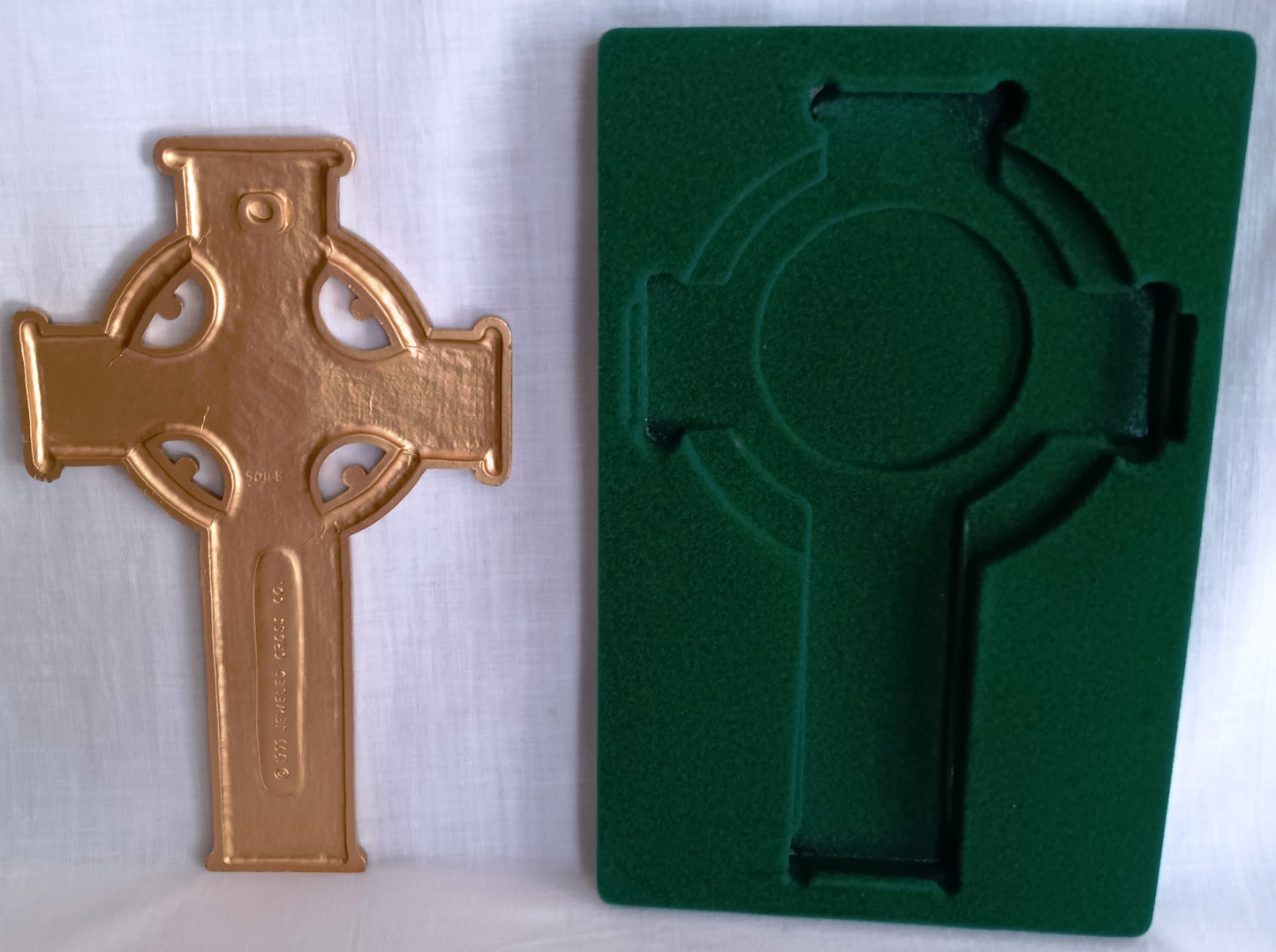VTG True Celtic Cross Antique Gold Tone Finish Cast Pewter Made by Jeweled Cross-USA Wall Hanging Christian Cross NIB