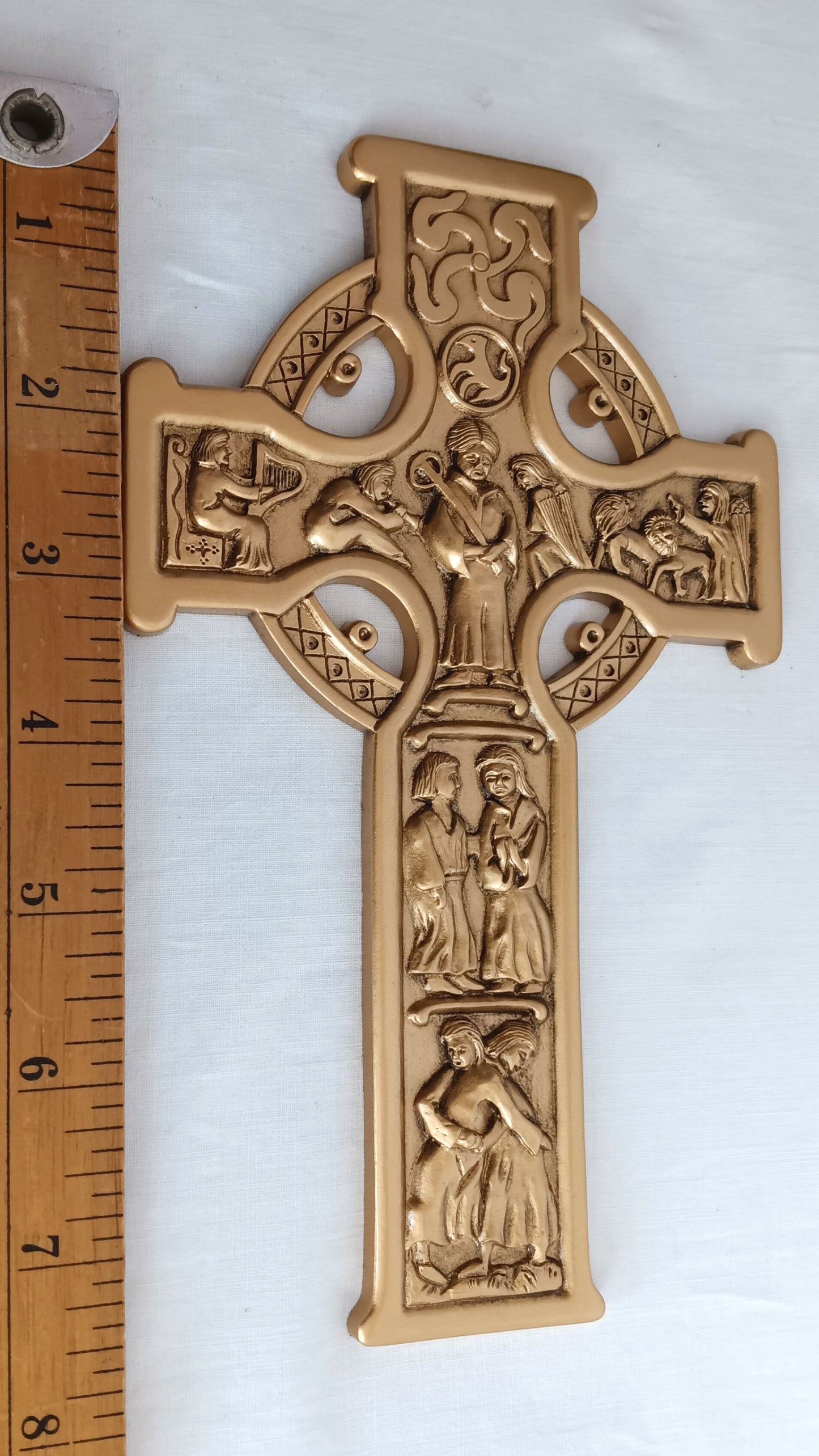 VTG True Celtic Cross Antique Gold Tone Finish Cast Pewter Made by Jeweled Cross-USA Wall Hanging Christian Cross NIB