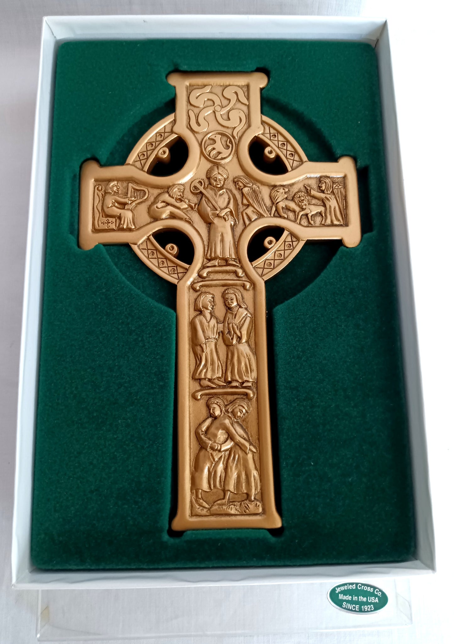 VTG True Celtic Cross Antique Gold Tone Finish Cast Pewter Made by Jeweled Cross-USA Wall Hanging Christian Cross NIB