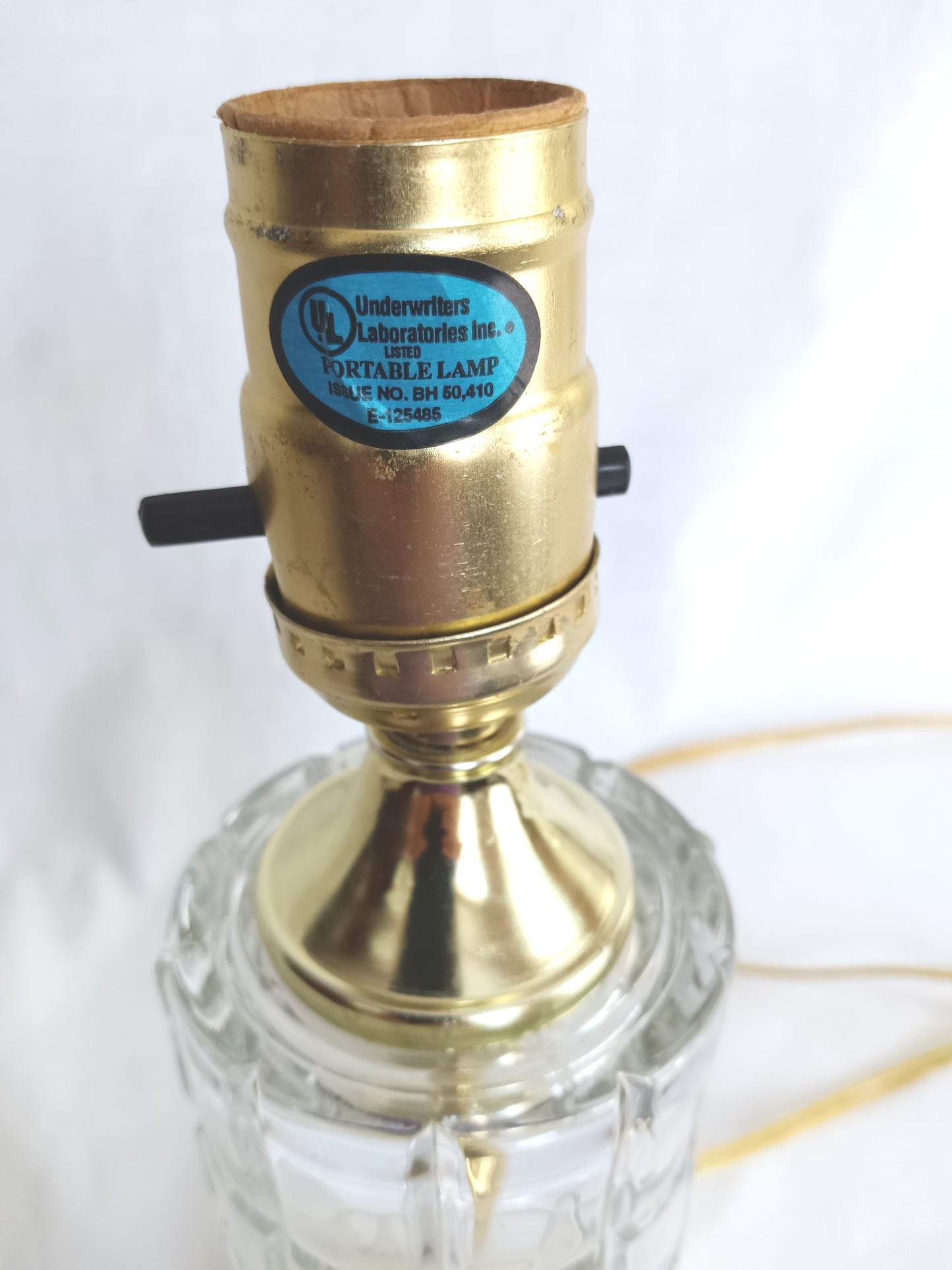 Vintage MCM Cut Clear Crystal Glass Table Lamp Brass Cylindrical Body Cubed Panels Hollywood Regency Style
