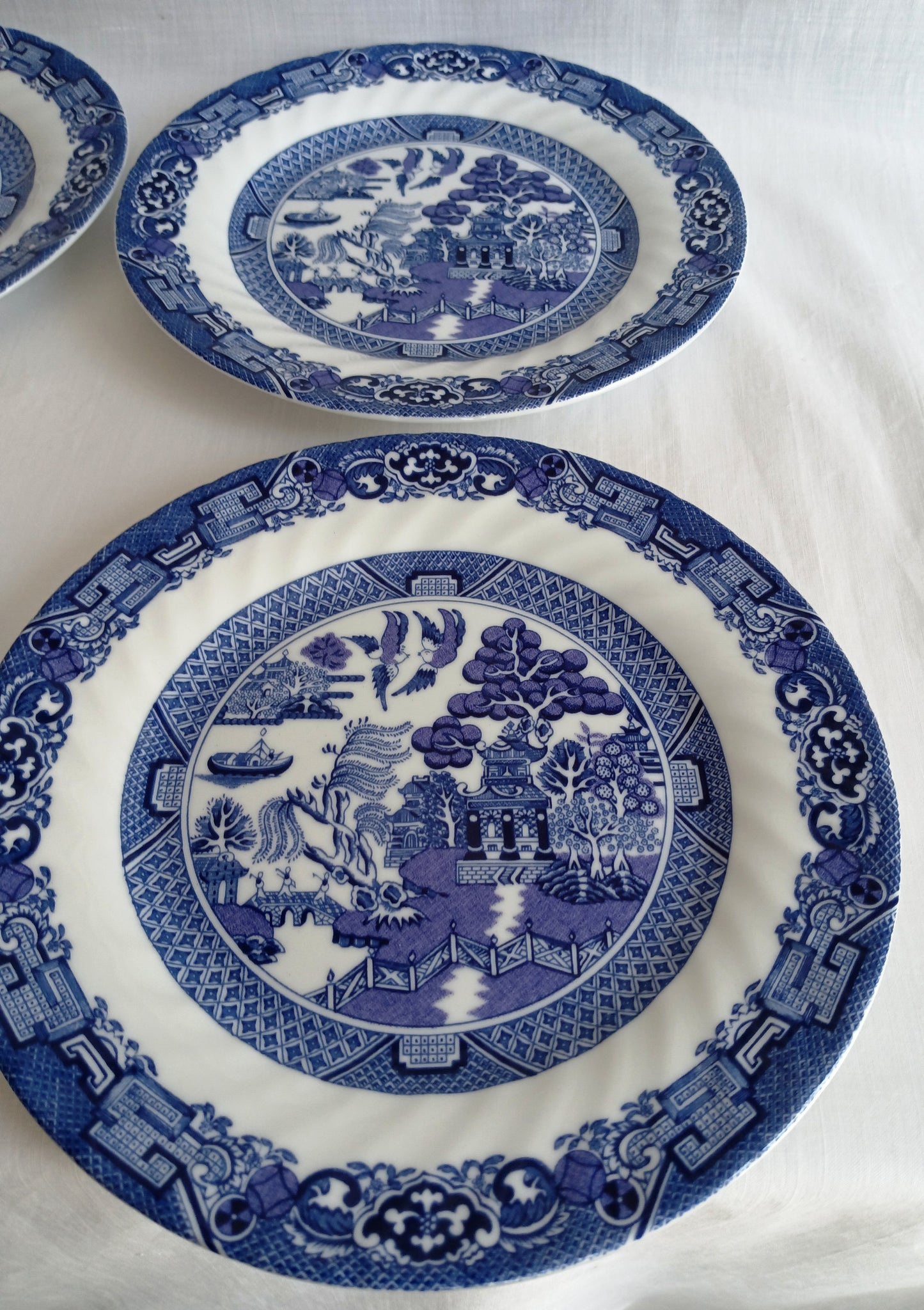 Vintage Set of 6 Royal Cuthbertson Blue Willow China Dinner Plates Dishwasher Microwave Safe Dinnerware Stain Resistant Mint Condition