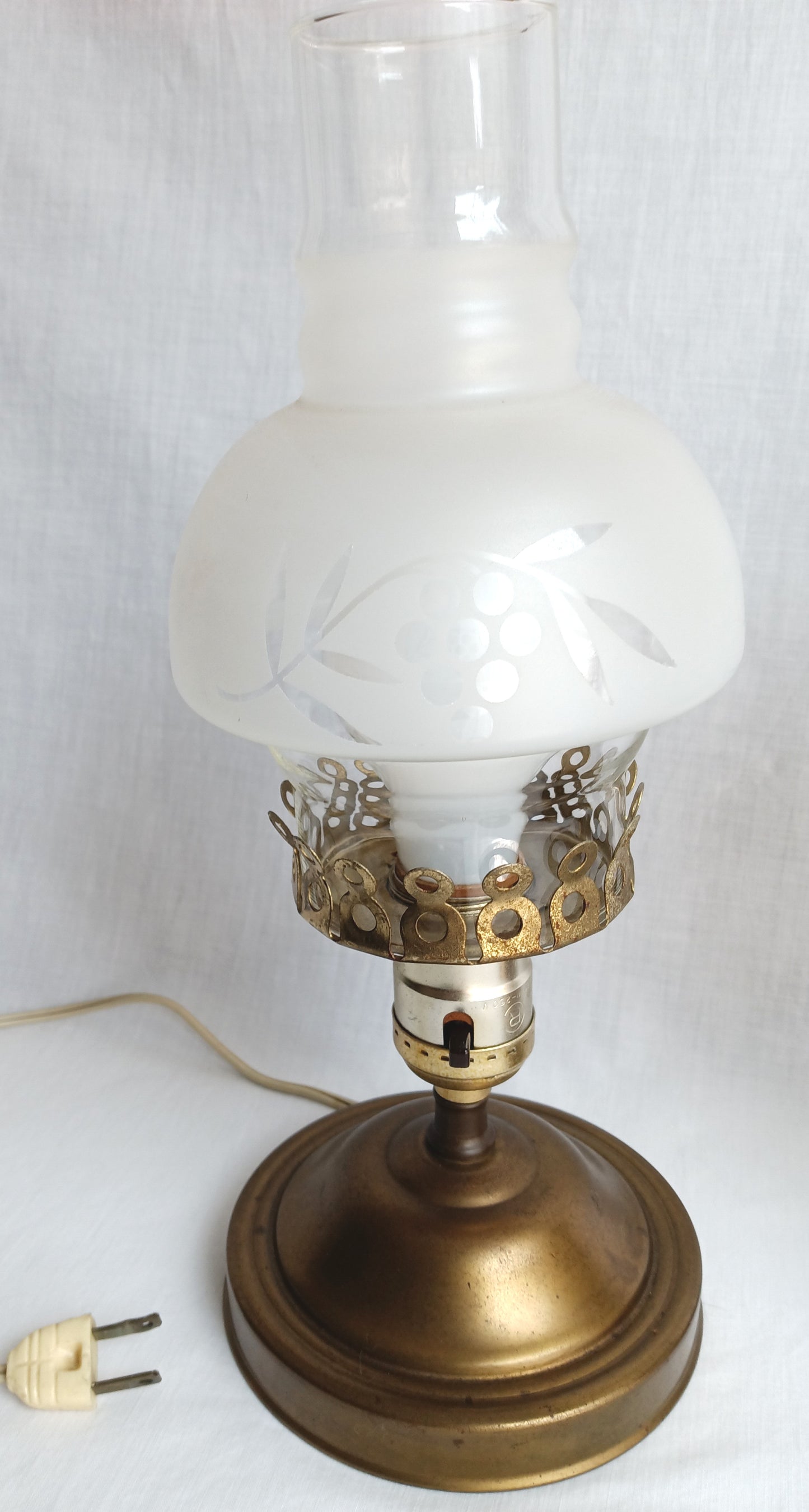 Vintage Pair MCM Electric Hurricane Table Lamps Frosted Clear Glass Globe Etched Grape Leaf Design Brass Finish Metal Retro Lighting