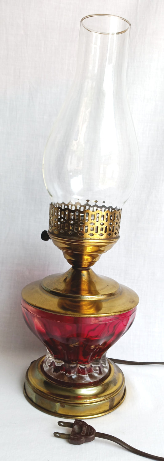 Vintage Early American Style Electric Hurricane Parlor Lamp Ruby Glass Body Polished Brass Clear Chimney Farm Country Décor Retro Lighting