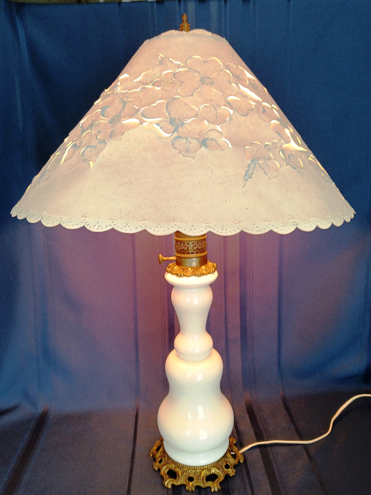 Vintage French Baccarat Style Table Lamp Milk Glass Opaline Ornate Bronze Ormolu Mount Base Harp Finial Art Glass