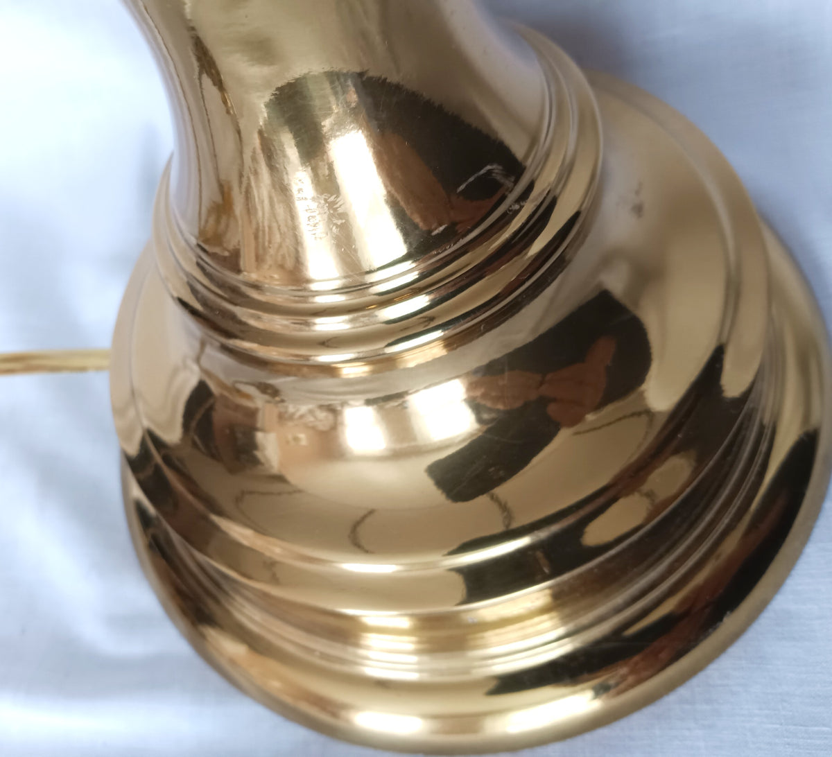 Vintage Hollywood Regency Style Solid Brass Dark Green Enamel Urn Trophy 3 Way Heavy Table Lamp Harp Finial 30”H