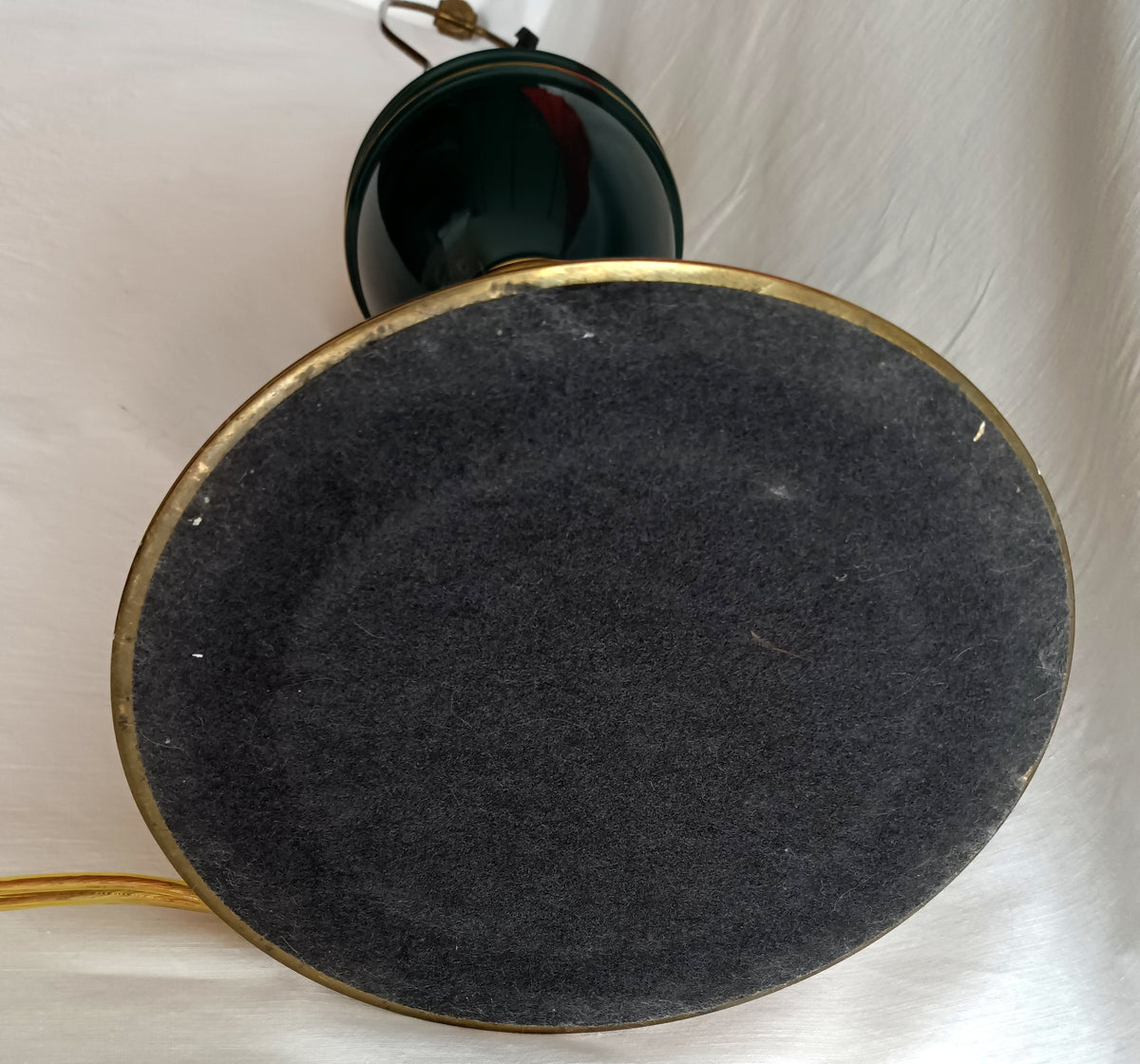 Vintage Hollywood Regency Style Solid Brass Dark Green Enamel Urn Trophy 3 Way Heavy Table Lamp Harp Finial 30”H