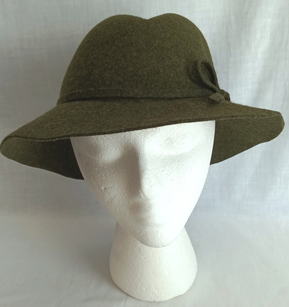 Vintage Doeskin Geo W Bollman Olive Green 100% Wool Women’s Cloche Hat-NOS