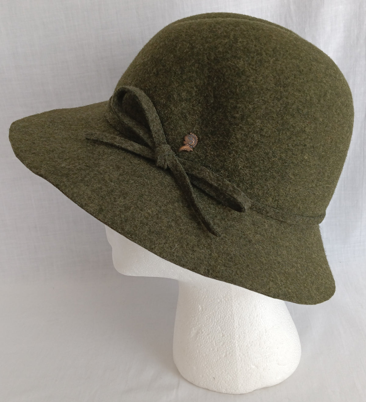 Vintage Doeskin Geo W Bollman Olive Green 100% Wool Women’s Cloche Hat-NOS