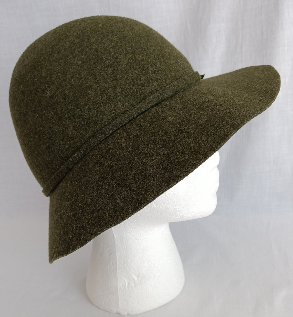 Vintage Doeskin Geo W Bollman Olive Green 100% Wool Women’s Cloche Hat-NOS